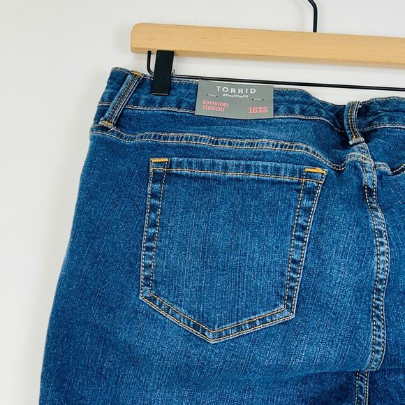 NWT Torrid Size 16 Boyfriend Straight Jeans Stretch Mid Rise Med-Dark Wash Short - Picture 8 of 15